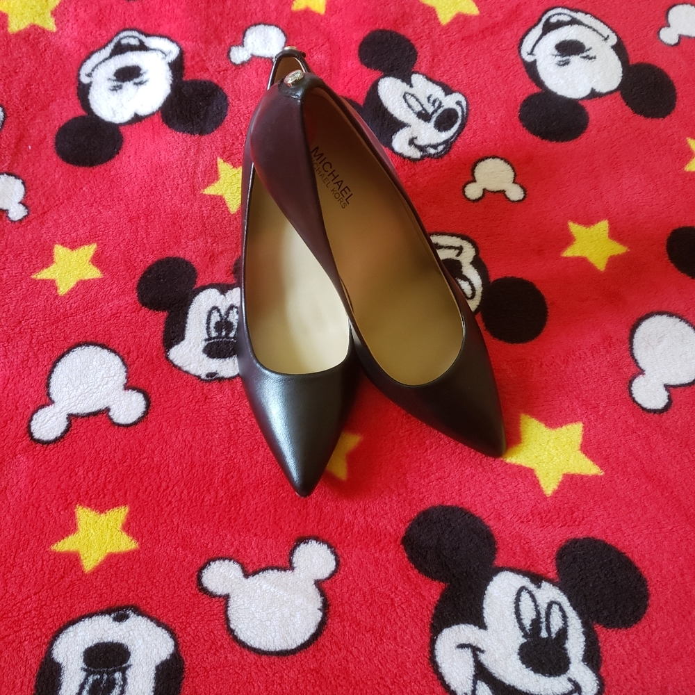 Black mk size 6' high heel